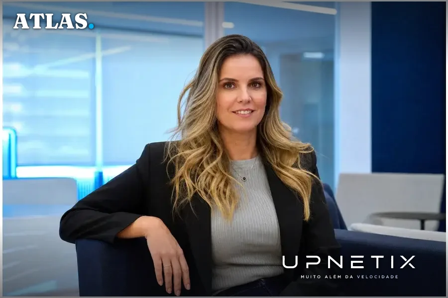 Retrato profissional realista de Taís Lange, diretora de produtos, tech e IA da Órigo Energia, em ambiente corporativo.