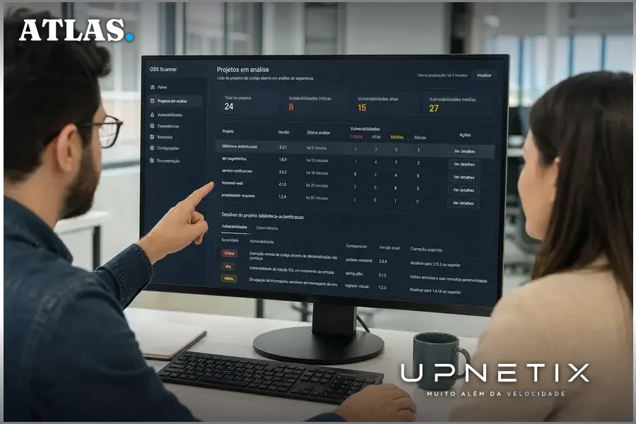 Computador mostrando interface do OSS Scaner com análise de vulnerabilidades em software aberto