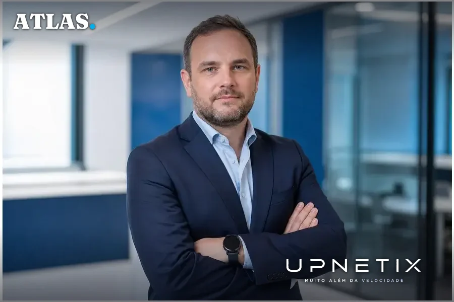 Retrato profissional de Douglas Wallace, executivo da Everpure.