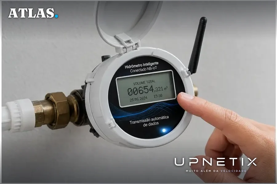 Close-up realista de hidrômetro inteligente NB-IoT instalado em residência mostrando tecnologia de transmissão de dados