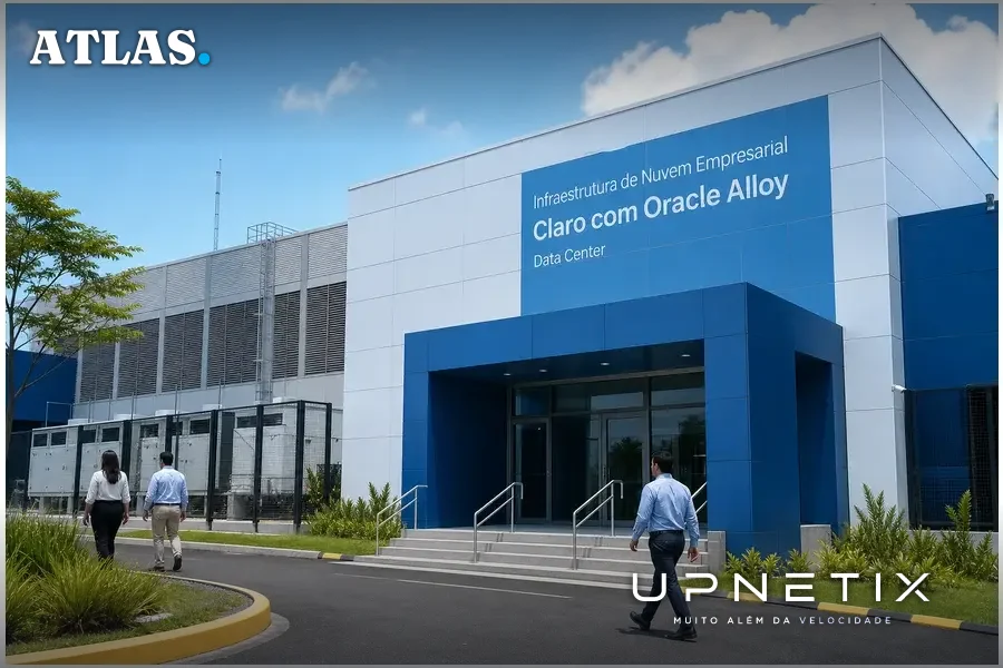 Fachada de data center moderno da Claro com design corporativo e cores azul e branca.