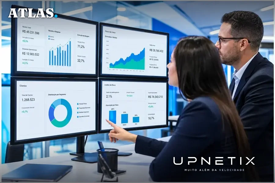 Equipe de fintech analisando dados financeiros em escritório moderno