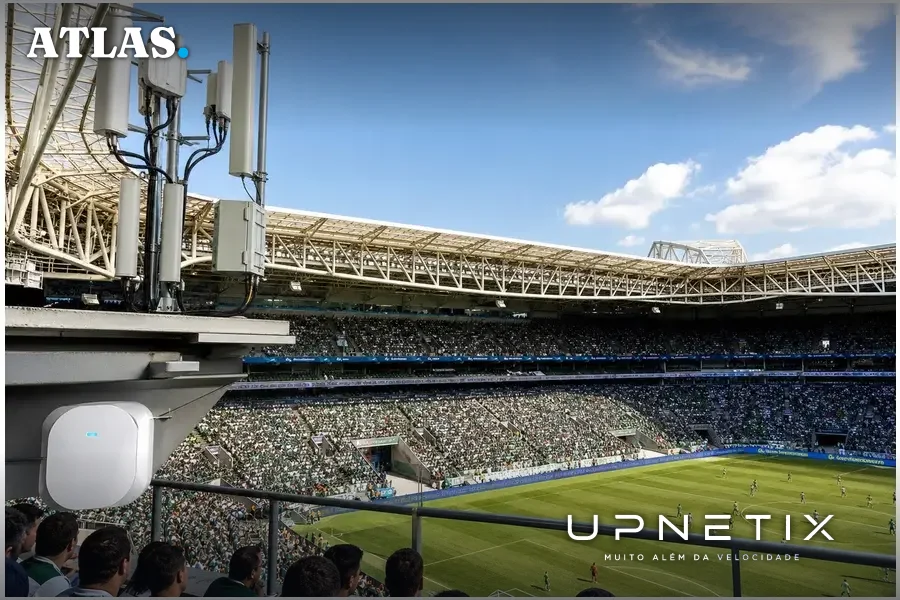 Estádio Nubank Parque com público e infraestrutura de conectividade 5.5G e Wi-Fi 6 visível