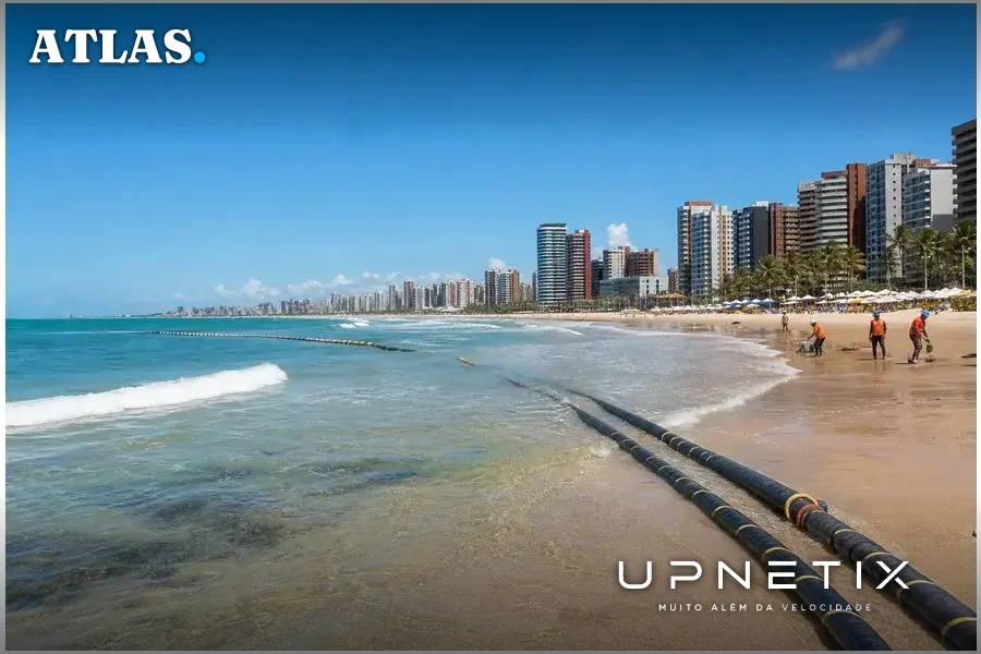 Praia do Futuro em Fortaleza com cabos submarinos e infraestrutura de conectividade